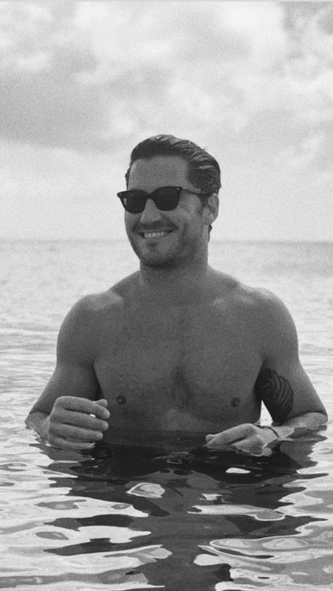 Instagram Val Dwts, Val Chmerkovskiy, Go Red, Professional Dancers, Dance Teams, Weekend Fun, Dancing With The Stars, Pinterest Board, Boyfriend Material