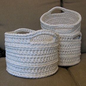 DIY - Chunky Yarn Crocheted Baskets Crochet Bowls, Drilling Glass, Crocheted Baskets, Chunky Yarn Crochet, Crochet Bowl, Crochet Baskets, Crochet Storage, Basket Pattern, Laundry Baskets