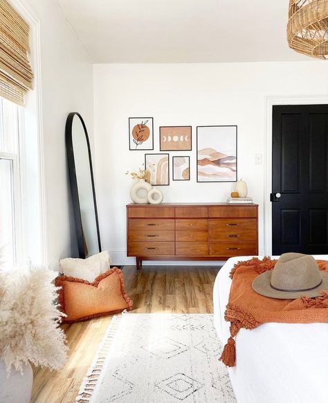 Boho Mid Century Modern Bedroom, Mid Century Boho Bedroom, Mid Century Modern Bedroom Design, Mid Century Modern Bedroom Furniture, Modern Boho Bedroom, Boho Mid Century Modern, Mid Century Modern Boho, Nostalgic Vibes, Boho Bedroom Design