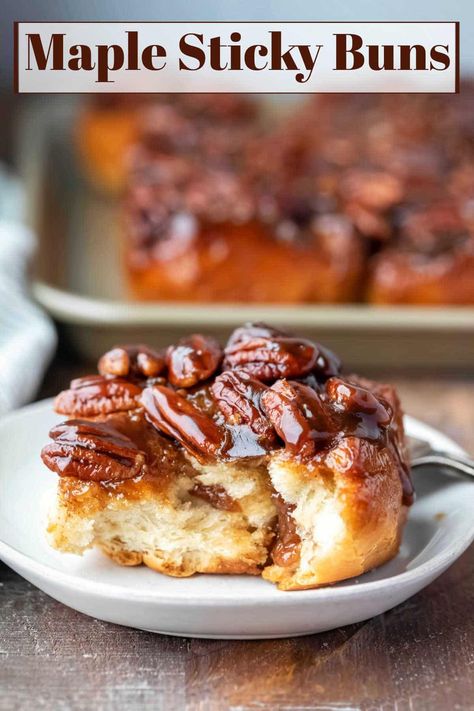 Maple sticky buns are soft sweet rolls that are topped with a buttery, maple brown sugar topping. These maple pecan sticky buns make a fantastic weekend or holiday breakfast! Maple Pecan Rolls, Maple Pecan Sticky Buns, Maple Rolls, Maple Sticky Buns, Sticky Rolls, Sticky Buns Recipes, Pecan Sticky Buns, Frozen Bread Dough, Pecan Rolls