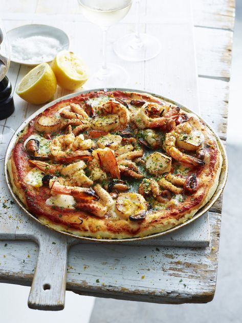 Seafood Lovers’ Pizza Seafood Pizza Sauce, Sea Food Pizza, Pizza Seafood, Seafood Pizza Recipes, Mix Pizza, Seafood Pizza, Seafood Cocktail, Seafood Mix, Leafy Green Salads