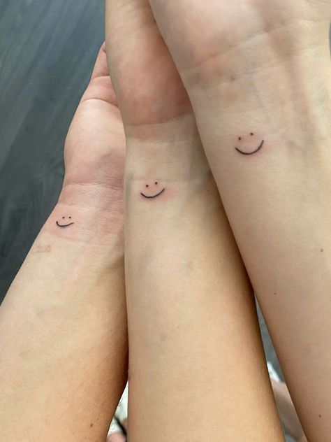 Matching Tattoos For 8 People, Tattoos Ideas For 3 Friends, Tattoos 4 Friends, Small Tattoos For 3 Siblings, Simple Tattoos For Siblings, Brother And Sister Tattoo Ideas Small Funny, Small Sibling Tattoos For 4, 3 Sibling Matching Tattoos, Matching Friend Group Tattoos