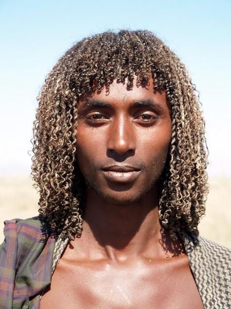 The Beja people of north east Sudan and southern Egypt are living descendants of Ancient Egyptians. The language the Beja people speak is the closest language to that of ancient Egypt. Afar People, African People, We Are The World, African Diaspora, African History, African Culture, African Hairstyles, People Of The World, World Cultures