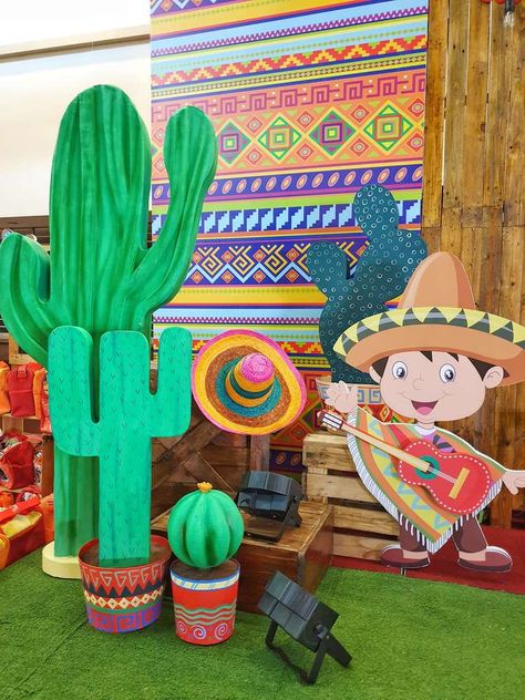 Mexico Party Ideas, Mexico Booth Ideas, Mexican Photo Backdrop, Mexican Backdrop Ideas, Fiesta Mexicana Ideas, Mexican Backdrop, Fiesta Birthday Party Ideas, Mexico Crafts, Mexican Fiesta Decorations