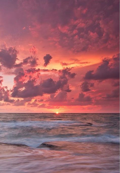 Pink sunset Amazing Sunrise, Rauch Fotografie, Ocean Sunrise, Sunrise Beach, Pink Sunset, Pretty Sky, Sunset Pictures, Pink Sky, Beautiful Sky