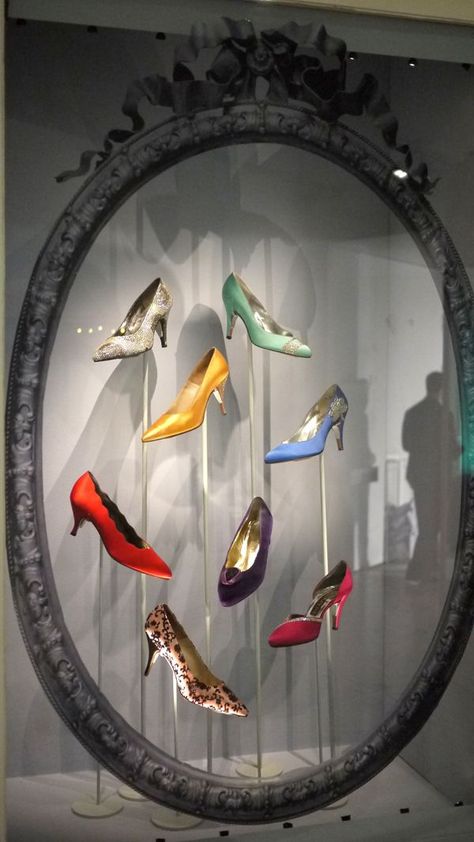 The Londoner: Ball Gowns at The V Shoe Store Design, Decoration Vitrine, Visual Merchandising Displays, Store Window Displays, Interior Vintage, Store Windows, Store Window, Boutique Interior, Shoe Display