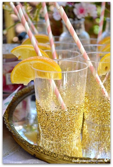 Easy Party Glitter Cups Sparkle Birthday Party, How To Make Glitter, Sparkle Birthday, Geeky Wedding, Easy Party Decorations, Glamour Party, Glitter Champagne, Sparkle Party, Sweet Ideas