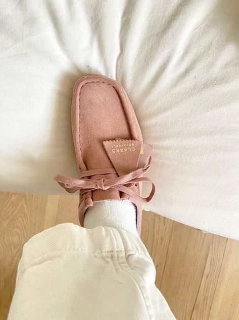 Clarks Wallabees Outfit, Clarks Wallabees, Shoes Outfit Fashion, Cute Slippers, Copenhagen Style, Skagen, Clarks Originals, Sneakers Outfit, Sneakers Men Fashion