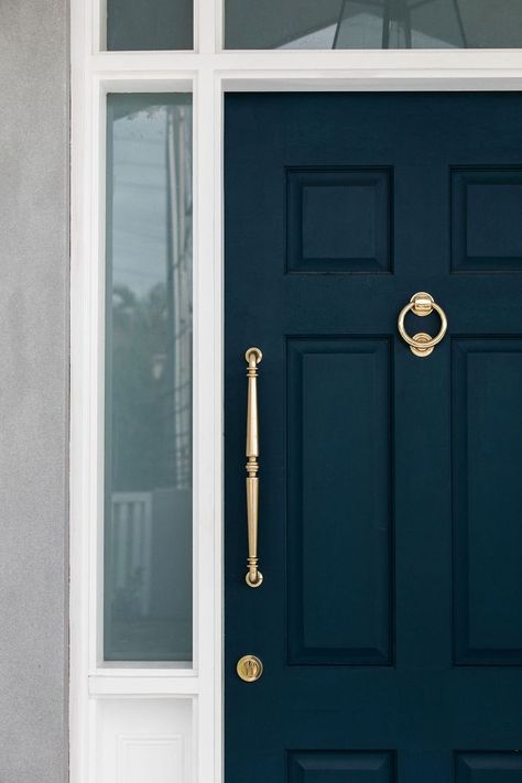 Hamptons Style Front Door, Hamptons Front Door, Front Door Handles Modern, Hamptons Door, Modern Hamptons Home, Entry Inspiration, French Entry Doors, Modern Hamptons, French Front Doors