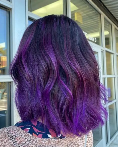 Brown To Blue Balayage, Balayage Purple Hair Brunettes, Bayalage Light Brown Hair, Balayage Purple Hair, Balayage On Brown Hair, Purple Highlights Brown Hair, Boliage Hair, Light Brown Hair Balayage, Purple Brown Hair