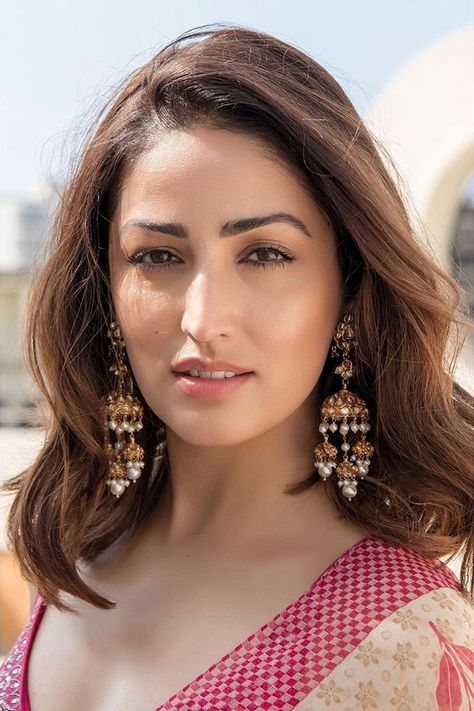 Pink Kurti, Celebrity Portraits Drawing, Yami Gautam, Angels Beauty, Actors Images, Photo Challenge, Gallery Photo, Classic Beauty, Actress Photos