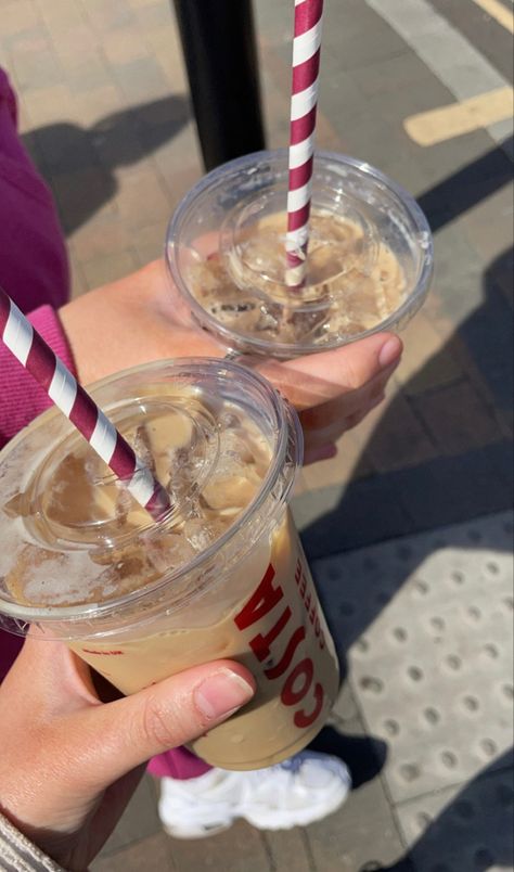 Iced Coffee, Aesthetic Drink, Lover Aesthetic, Costa Coffee, Dunkin Donuts Coffee, Dunkin Donuts Coffee Cup, Coffee Latte, Donuts, Coffee Cups