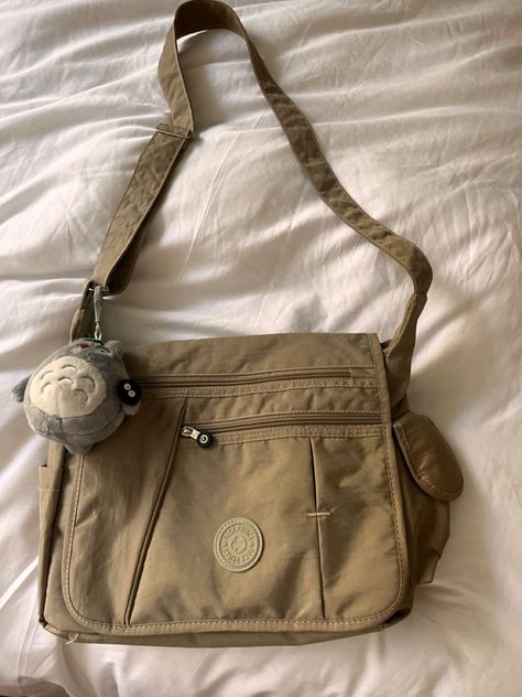 Aesthetic Crossbody Bags For School, Messenger Bag Kipling, Aesthetic Book Bag, Messenger Bags Aesthetic, Messagener Bag, Kipling Messenger Bag, Messager Bags Aesthetic, Messaged Bag, School Bags Aesthetic