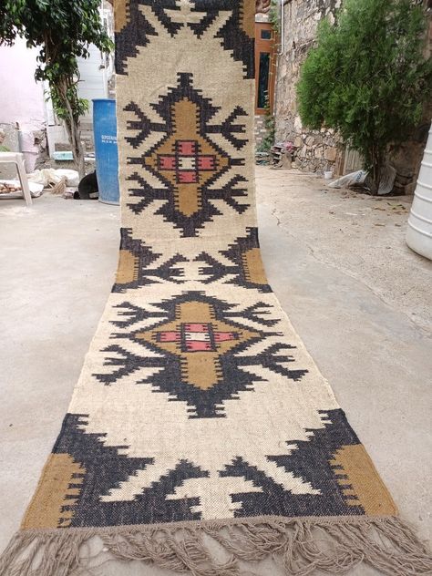 Kilim Runner Handwoven Wool Jute Rug Handmade Kilim Dhurrie Rug, Motifs Oriental Traditional Indian Geometric Turkish Home Decor - Etsy Turkish Home Decor, Ranch Living, Turkish Home, Jute Runner, Dhurrie Rug, Jute Wool Rug, Yellow House, Stair Decor, Dhurrie Rugs