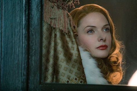 Obsessed with Rebecca Ferguson’s makeup in The Greatest Showman Redheads, Red Hair, Rebecca Ferguson Actress, Jenny Lind, Rebecca Ferguson, The Greatest Showman, Never Enough, Beautiful Eyes, Hair Looks