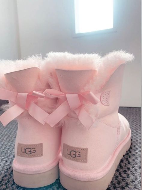 Pink Aesthetic Shoes, Light Pink Uggs, Ugg Rose, Pink Uggs With Bows, Girly Heels, Cute Kawaii Outfits, Cute Uggs, Uggs With Bows, Pink Uggs