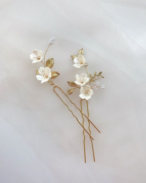 Zoom Wedding, Blond Rose, Gold Bridal Hair Accessories, Gold Hair Accessories Wedding, Floral Bridal Hair, Flower Hair Piece, Hair Piece Wedding, Bridal Braids, Hair Brooch