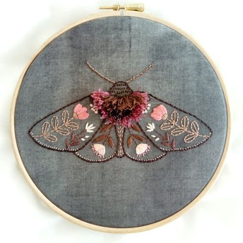 Cute Hand Embroidery, Moth Embroidery, Bugs Embroidery, Embroidery Crochet, Friends House, The Moth, Pola Sulam, Hand Embroidery Art, We Made It