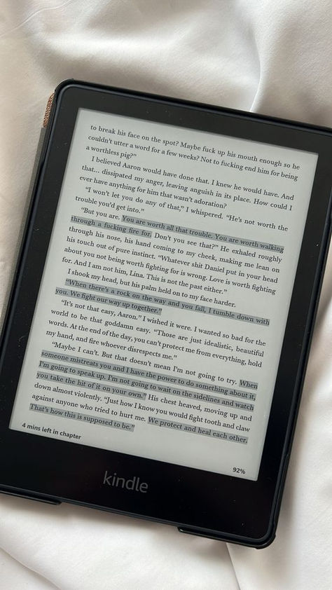 click to purchase #kindle #reading #booktok Kindle Paperwhite (16 GB) – Now with a larger display, adjustable warm light, increased battery life, and faster page turns – Black Kindle Aesthetic, Books Lover, Books Ideas, Kindle Reader, Computer Gifts, Free Books To Read, Digital Reading, Childrens Books Illustrations, Life Aesthetic