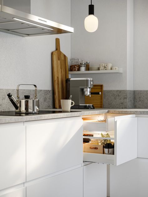 A modern and bright kitchen with matte white fronts - IKEA Cabinet Small Space, Small Space Layout, Ikea Ekbacken, Space Layout, Smart Blinds, Kitchen Drawing, Custom Countertops, Smart System, Ikea Store