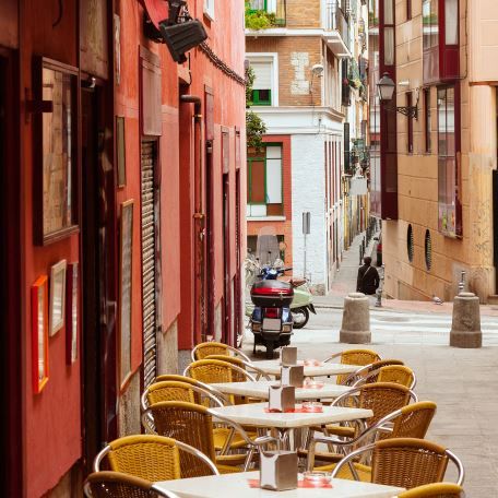 Picturesque café in Madrid Spain Activities, Madrid Attractions, Madrid Food, Cheap Hotel Room, Where Are We Going, Spain Tour, Madrid Travel, Spain Madrid, Spain Trip