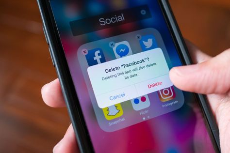 Here's How to Download and Delete Your Facebook Data Old Facebook, Delete Facebook, Facebook App, Social Media Apps, Tech Info, Accounting Information, Get Even, Facebook Photos, Phone Apps