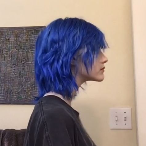 Blue Mullet Aesthetic, Blue Shaggy Hair, Blue Shag Hair, Blue Hair Mullet, Blue Mullet, Blue Hair Boy, Short Blue Hair, Dark Purple Hair, Androgynous Hair