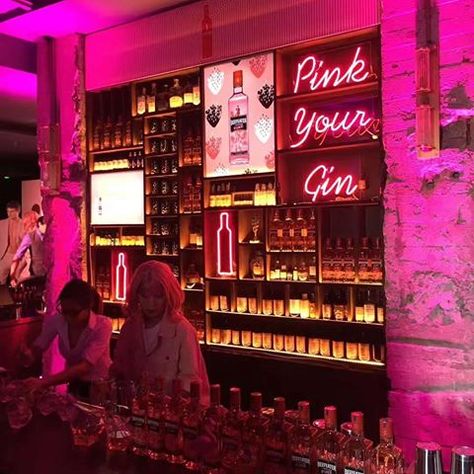 Girly Bar Decor, Pink Home Bar, Pink Bar Aesthetic, Pink Speakeasy, 90s Bar, Jam Ideas, Girly Bar, Ladies Bar, Pink Monochrome