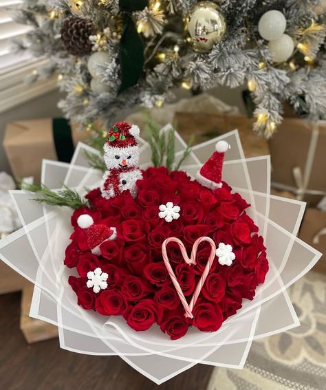 Ribbon Rose Bouquets, Fall Gift Baskets, Ribbon Flowers Bouquet, Luxury Flower Bouquets, Ribbon Flower Tutorial, Christmas Bouquet, Christmas Prep, Red Bouquet, Christmas Flower Arrangements