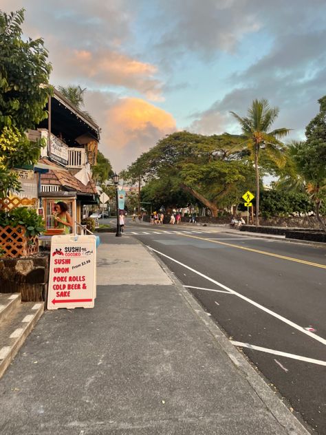 Living In Hawaii Life, Hawaii Neighborhood, Kona Hawaii Aesthetic, Kona Aesthetic, Meredith Core, Honolulu Hawaii Aesthetic, Living In Hawaii Aesthetic, Hawaii School, Kona Island