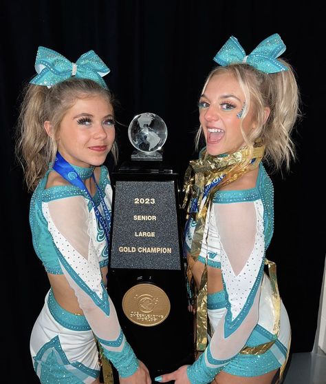 Brooklyn Lily Senior Elite, Cheer Makeup Competitive, Cheerleading Worlds, Senior Elite, Cheerleading Workout, Cheer Makeup, Cheer Extreme, Cheer Pics, Cute Cheer Pictures