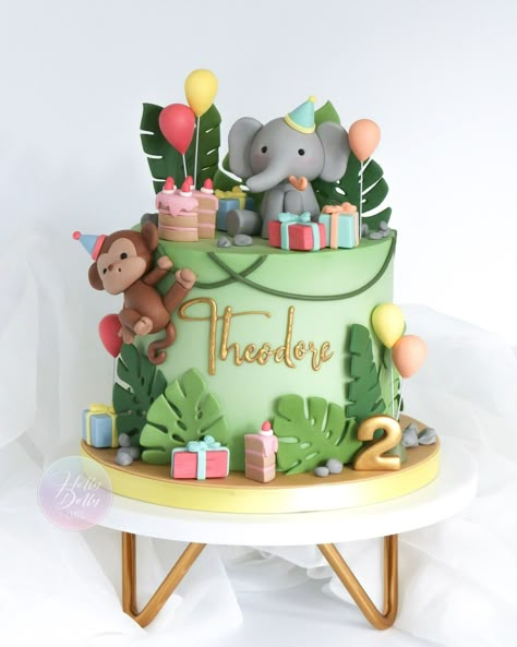 ~ Jungle Party ~ I just love a birthday party themed cake because I really like making tiny things! I really can get carried away though when I'm in the zone and then I can't fit all the stuff on... 😬 Slots for celebration cakes are filling up so please make sure you're getting in touch a couple of months before! Enquiry form is in the bio 🥰 --------------------------------- #surreycakes #kidsbirthdaycakes #kidsbirthdaycake #hollydollycakesuk #hollydollycakes #surbitonmums #surreymums #swlo... Cake Animals Birthday, Animals Cakes Birthday, 1 Shape Cake, Zoo Cake Ideas, Animal Theme Birthday Cake, Animal Themed Birthday Cake, Jungle Theme Birthday Cake, Fondant Birthday Cakes, Animal Cakes For Kids