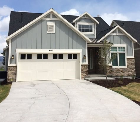 Vertical Vinyl Siding | Advanced Window Products Outside Vinyl Siding Colors, Vinyl Siding Ideas Exterior, Vinyl Siding Ideas, Vertical Vinyl Siding, Vinyl Exterior Siding, Exterior Siding Options, Exterior Siding Colors, Exterior House Siding, Siding Ideas