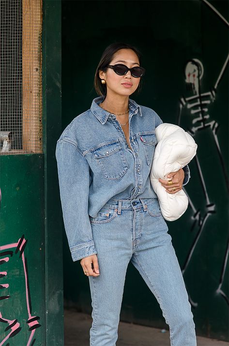 Aimee Song Outfits, Aimee Song Street Style, Denim On Denim Outfit 90s, Full Jeans Outfit, Aimee Song Style, Looks Total Jeans, Denim On Denim Outfit, Aimee Song, Looks Jeans