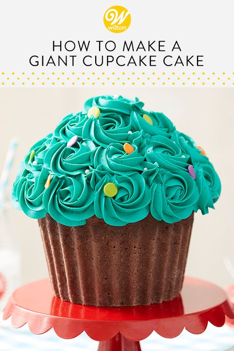 Hershey Cupcakes, Cupcake Pan Recipes, Giant Cupcake Recipes, Large Cupcake Cakes, Cupcake Smash Cakes, Cupcake Rainbow, Giant Cupcake Cakes, Giant Cake, Big Cupcake