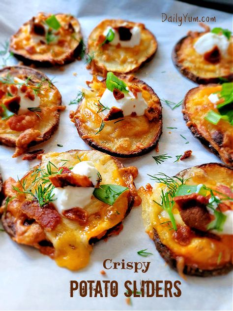 Potato Sliders, Air Fry Potatoes, Air Fryer Potato, Baked Potato Slices, New Air Fryer Recipes, Air Fryer Recipes Snacks, Air Fryer Baked Potato, Potato Slices, Air Fryer Oven Recipes