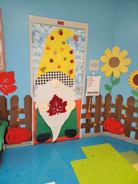 Gnome Door Decoration School, Gnome Classroom Door Decoration, Gnome Classroom, Gnome Classroom Door, Gnome Classroom Theme, Gnome Bulletin Board Ideas, Fall Classroom Door, Thanksgiving Arts And Crafts, Halloween Classroom Door