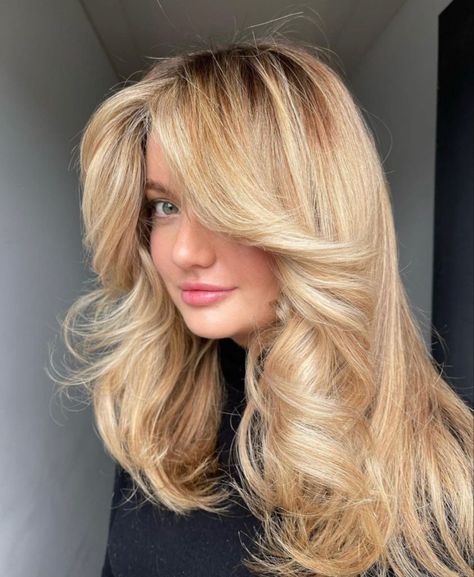 Long Winter Haircuts 2023-2024 21 Ideas: Stay Stylish All Season Long 80s Haircut Women Long, 70s Feathered Hair Long, 80s Haircut Women, 70s Feathered Hair, 70 Hairstyles 1970s, 80s Haircut, Farrah Hair, Hairstyles Butterfly, 70s Haircuts