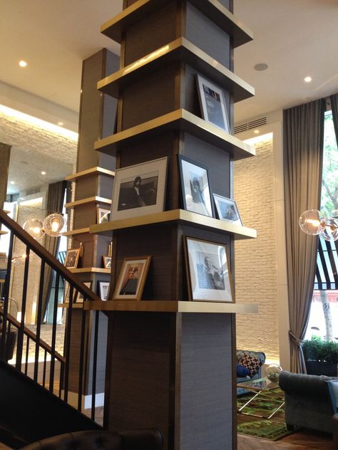 Shelves surround column, photo display...love Pillar Design Interior Modern, Pillar In Living Room, Columns In Living Room, Column In Living Room, Column Design Interior, Pillar Design Interior, Column Decoration Ideas, Interior Pillars, Columns Interior