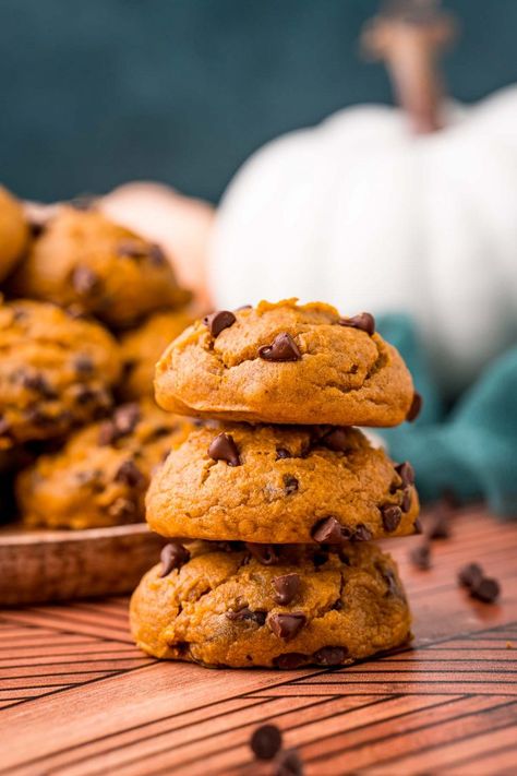 Fluffy Pumpkin Chocolate Chip Cookies, 4 Ingredient Pumpkin Cookies, Moist Pumpkin Chocolate Chip Cookies, Fluffy Pumpkin Cookies, Pumpkin Cookies Chocolate Chip, 3 Ingredient Pumpkin Cookies, Pumpkin Cake Mix Cookies, Chocolate Chip Pumpkin Cookies, Cream Cheese Chocolate Chip