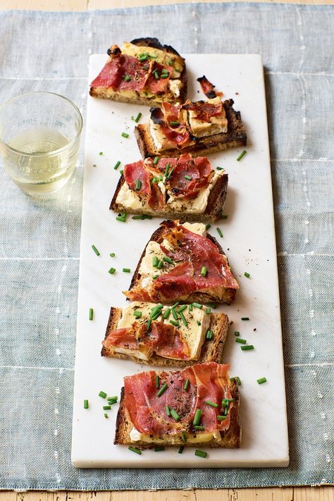 Ina Garten Cooking for Jeffrey Recipes | Williams-Sonoma Taste Camembert Recipes, Roasted Figs, Make Ahead Appetizers, Ina Garten Recipes, Best Appetizer Recipes, Summer Appetizer, Best Appetizers, Appetizers For Party, Appetizers Easy