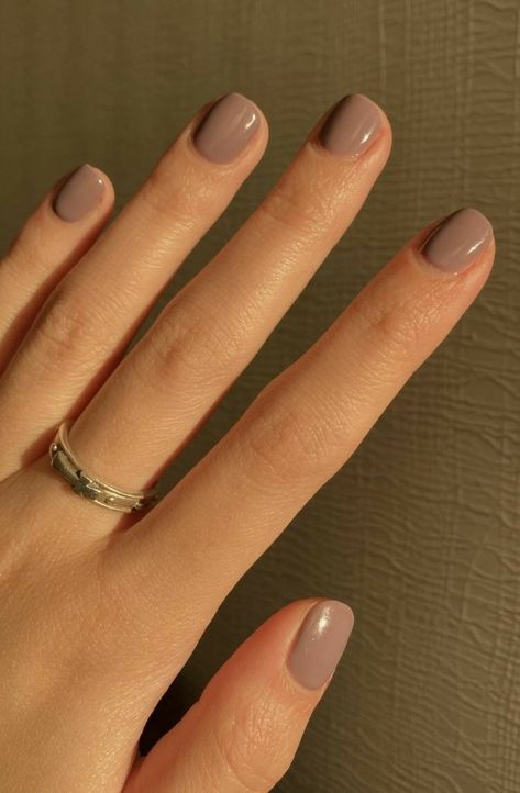 Nails For Fat Fingers, Nails Natural Color, Fall Nail Ideas, Short Gel Nails, Minimal Nails, Casual Nails, Soft Nails, Nails Manicure, Neutral Nails