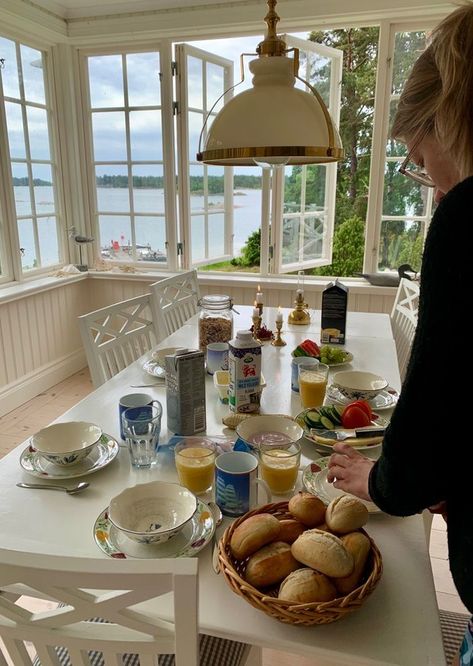 Scandi Summer House, Scandinavian House Aesthetic, Cottage Summer Aesthetic, Scandi Breakfast, Scandi Beach House, Summer Cottage Aesthetic, Scandinavian Breakfast, Swedish Breakfast, Scandi Cottage