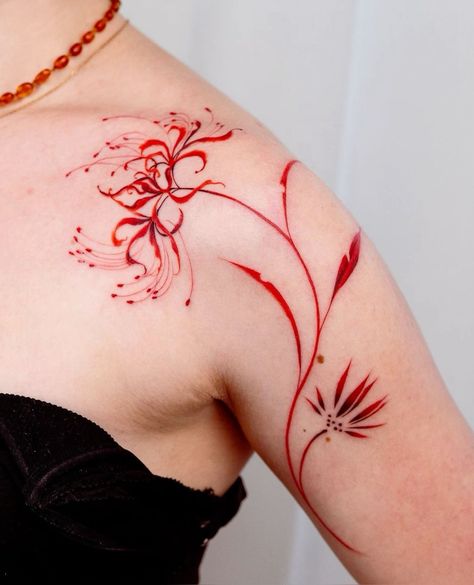 Spider Red Lily Tattoo, Spider Lily Back Tattoo, Red Ink Tattoos For Women, Lycoris Rouge, Spider Lilies Tattoo, Red Shoulder Tattoo, Red Spider Lily Tattoo Design, Red Lily Tattoo, Higanbana Tattoo