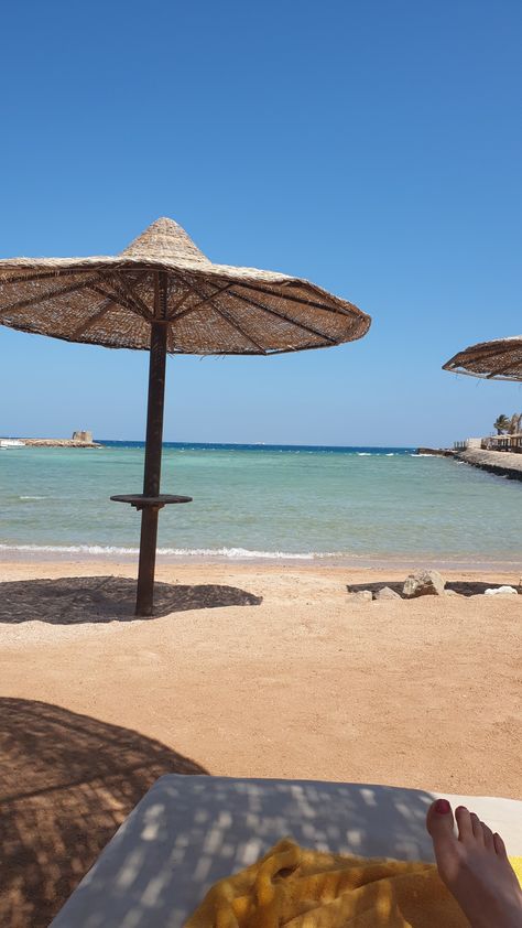 Egypt Egypt Story Instagram, Dahab Egypt Aesthetic, Egypt Holiday Photos, Egypt Vacation Pictures, Egypt Summer Aesthetic, Egypt Vibes Aesthetic, Hurghada Egypt Beach, Egypt Beach Aesthetic, Egypt Holiday