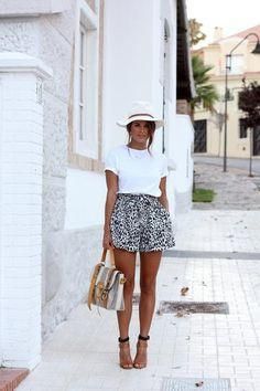 Love this summer look! Cute Summer Shorts Outfits For Women, Summer Outfits Sleeves, Spring Summer Outfits Casual, Italian Style Fashion Women Summer, Date Night Outfits Summer 2024, Summer Women Outfits 2024, Fedora Outfit Summer, Summer Fashion For Women Over 40, Glamorous Summer Outfits