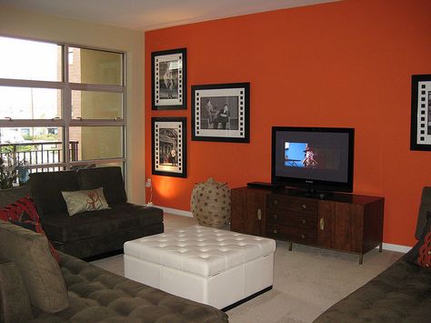 interior painting accent wall Orange Accent Wall, Wallpaper Living Room Accent Wall, Orange Accent Walls, Orange Living Room, Purple Living Room, Brown Living Room Decor, Blue Accent Walls, Living Room Wall Color, Accent Wall Colors