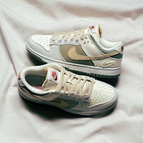 WOMEN’S NIKE DUNK LOW @sneakerpolitics Dunk Low Summer Outfit, Unique Nike Dunks, Shoes For Spring 2024, Cool Shoes Men, Shoe Inspo Sneakers, Alabaster Light, Dunk Lows, Nike Fashion Sneakers, Sneakers Outfit Men