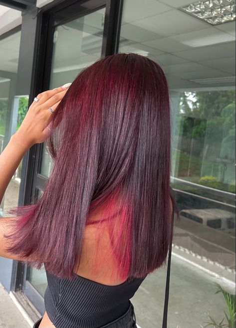 Redish Purplish Hair, Midnight Red Hair, Burgundy Dyed Hair, Medium Length Red Hair, Red Hair Latina, Medium Red Hair, Blonde Light Brown Hair, Hair Latina, Maroon Hair