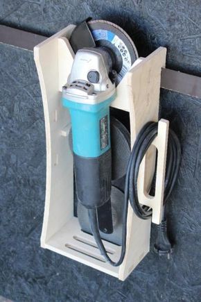 Do It Yourself Decoration, Garage Tool Storage, Tool Storage Diy, Woodworking Joinery, Diy Garage Storage, Diy Holz, Woodworking Workshop, Garage Tools, Shop Storage